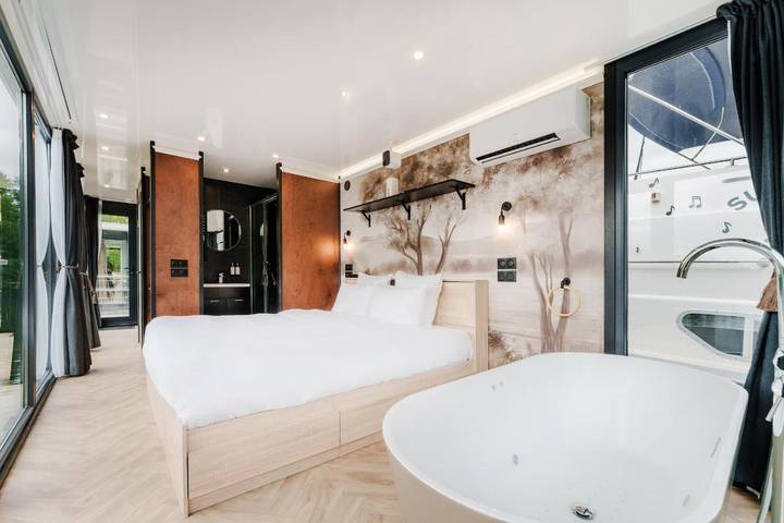 Bateau pour 2 personnes, avec Balcon et Terrasse ainsi que Jacuzzi et Vue
