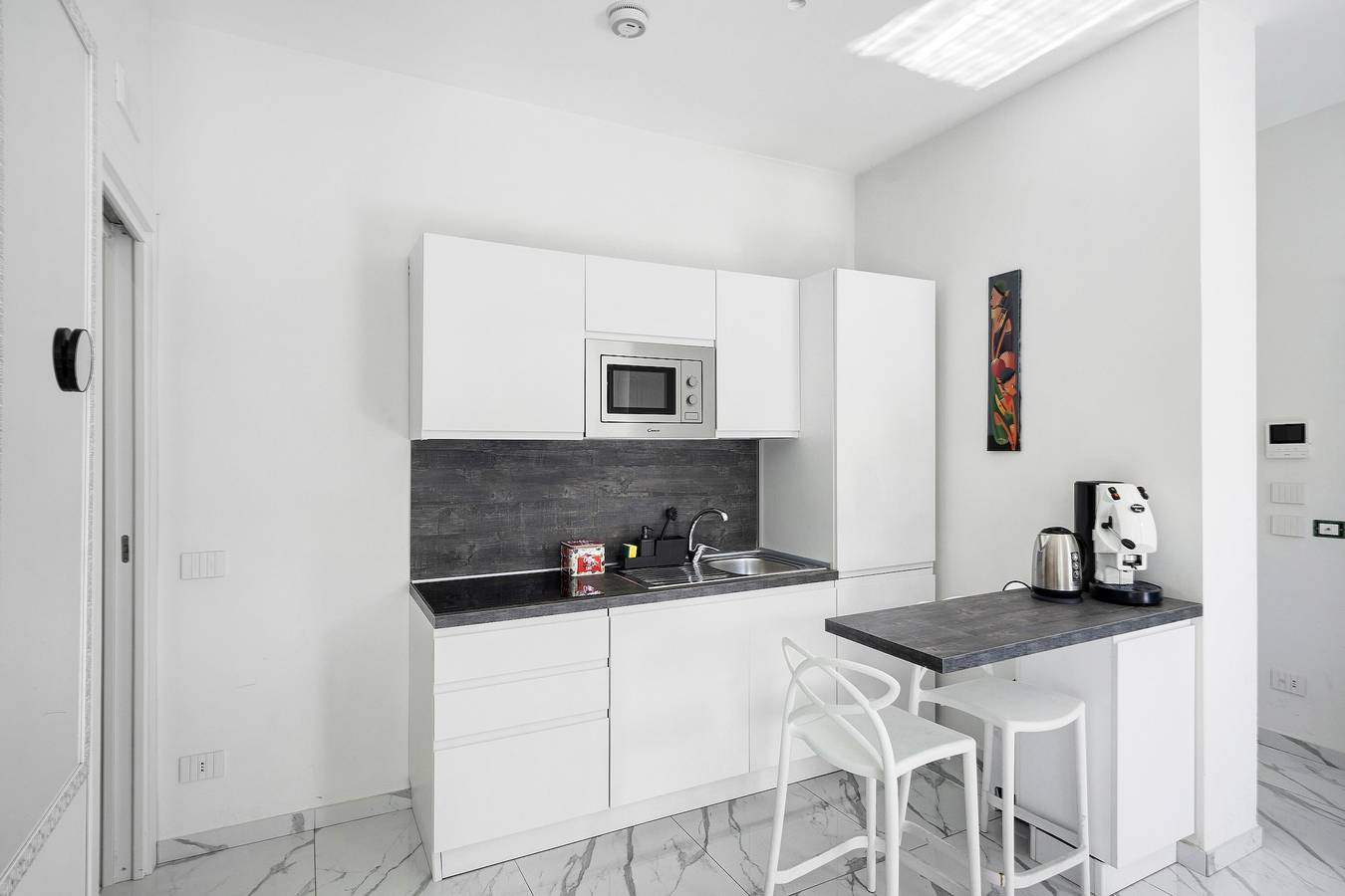 Appartement entier, Appartement "supérieur - Zona Lungomare" avec balcon, Wi-Fi et climatisation in Naples, Province de Naples