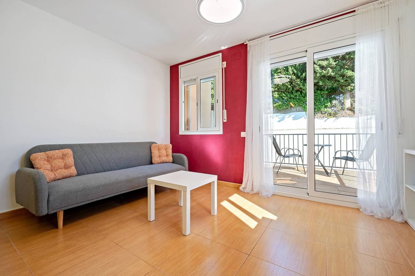 Appartement entier, Appartement 'Dorada 1-2' avec piscine partagée, jardin commun et Wi-Fi in Calafell, Costa Dorada
