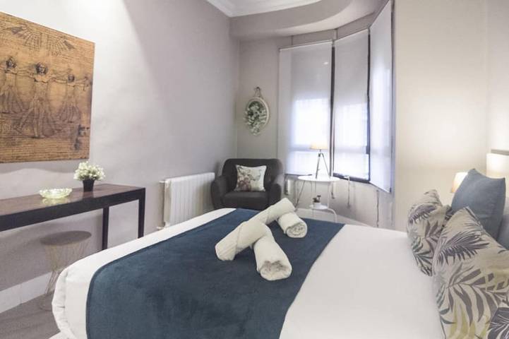 Apartamento entero, Pl Ayuntamiento Mercado Central - Centro histórico - 4 hab. 8 pax in Valencia City Centre, Valencia
