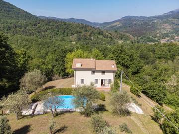 Ferienhaus für 9 Personen, mit Terrasse und Garten in Lucca