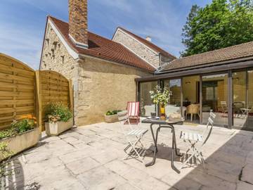 Gîte pour 3 personnes, avec terrasse à La Rochepot