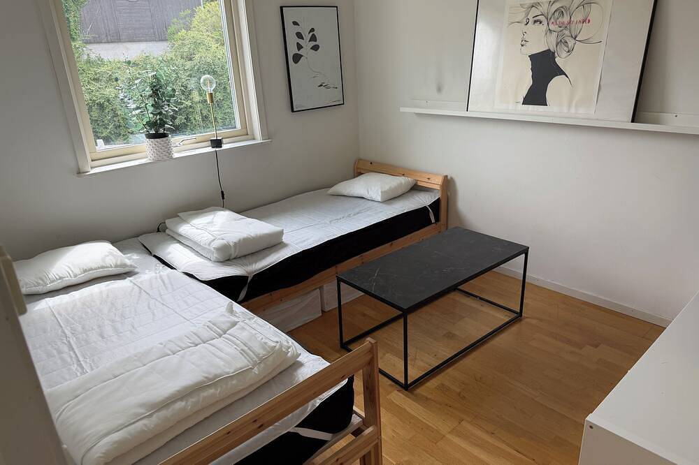 Spacious family villa with pool, hot tub & near Gothenburg’s archipelago in Göteborg, Västergötland