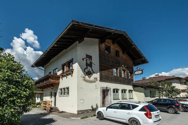Chalet voor 24 personen, met balkon in Hopfgarten im Brixental