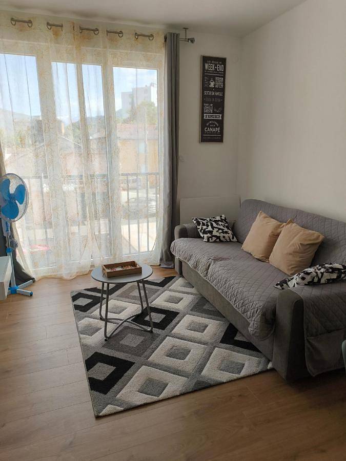 Gîte pour 4 personnes, avec vue dans Les Halles (Lourdes)