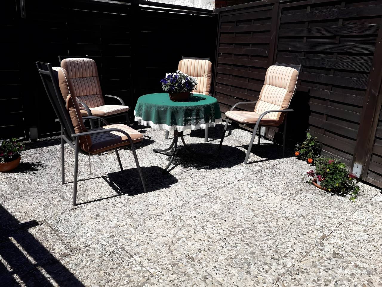 Ganze Wohnung, Ferienwohnung Edel" mit privater Terrasse und Wi-Fi in Wesselburen, Nordseeküste