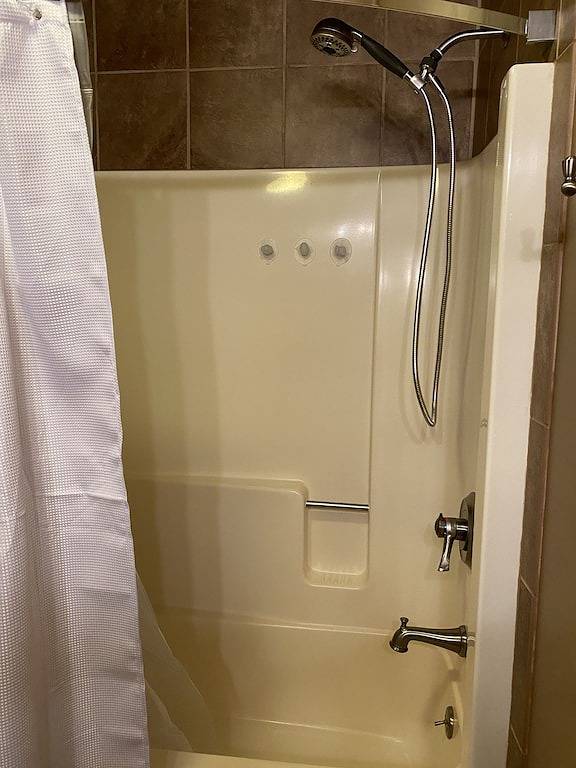 Elk Haven House - Less than 5 min from Yellowstone Park! Beautiful views! in Gardiner, Absaroka Range