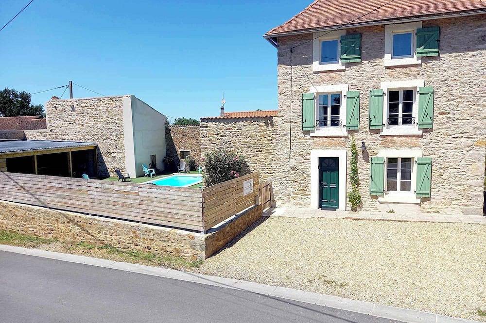 La maison de l'Anglaise - Gîte 15 couchages in Peyrat-de-Bellac, Région de Bellac