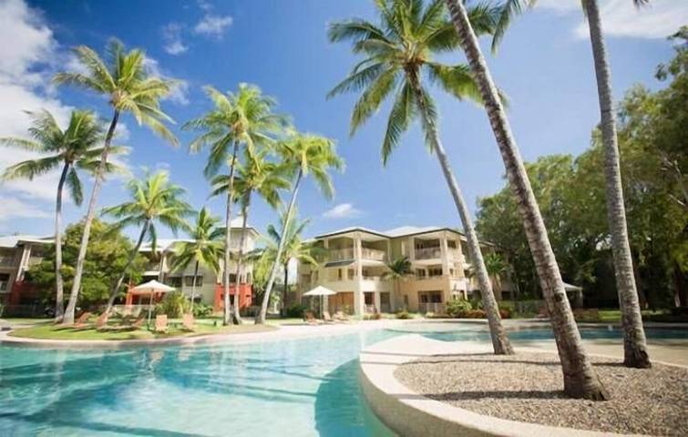 Holiday rental for 5 people, with pool and hot tub as well as terrace and garden in Australia