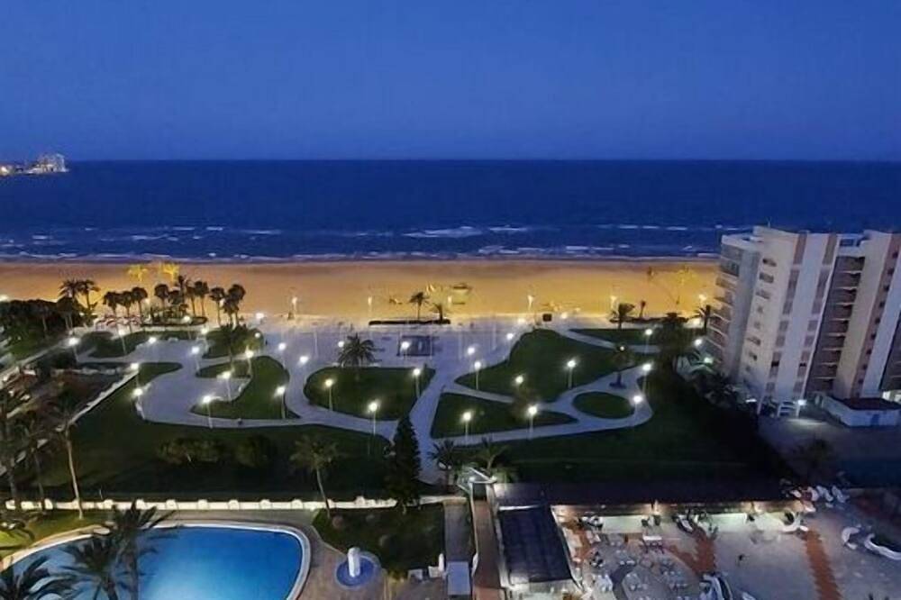 Entire apartment, Cozy apartment in first line of beach. in Cullera, Costa de Valencia