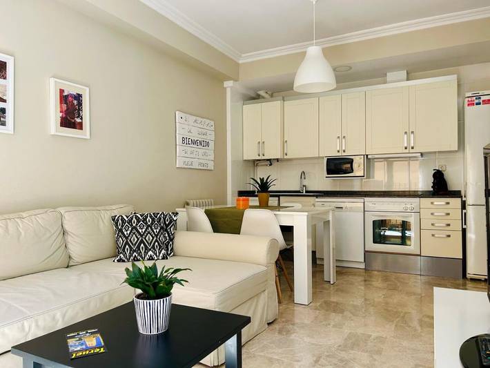 Ferienwohnung für 6 Personen, mit Ausblick und Pool sowie Balkon - 1