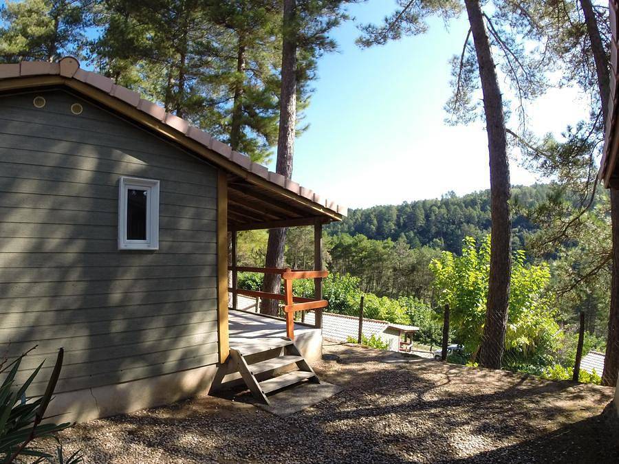 Camping Ushuaïa Villages Les Pins d'Ucel - Bungalow toilé 5 personnes - Ecureuil - Tente 20 m² in Ucel, Parc naturel régional des Monts d'Ardèche