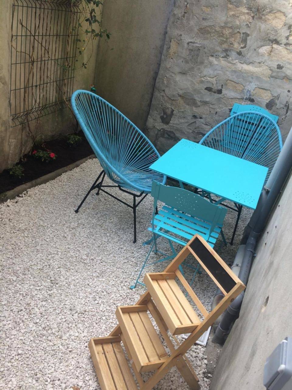 Appartement entier, Apartment in Milly-la-Forêt, Parc naturel régional du Gâtinais français