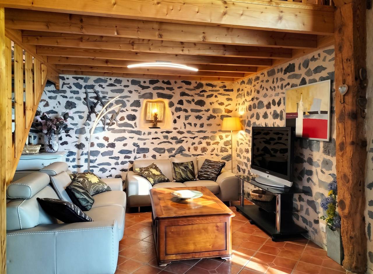Charmante maison avec piscine privée à Siaugues-Sainte-Marie in Siaugues-Sainte-Marie, Haute-Loire