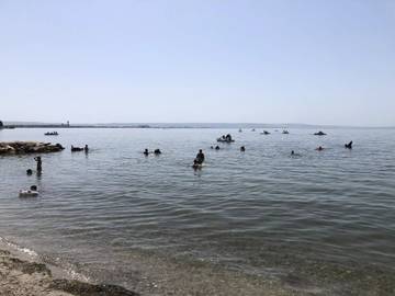 Camping pour 8 Personnes dans Vitrolles, Région d'Istres, Photo 1