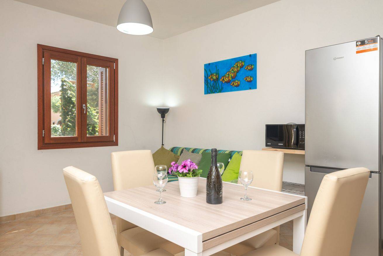 Apartamento entero, Apartamento de vacaciones para 6 personas con balcón/terraza in Case Peschiera-Lu Fraili, San Teodoro