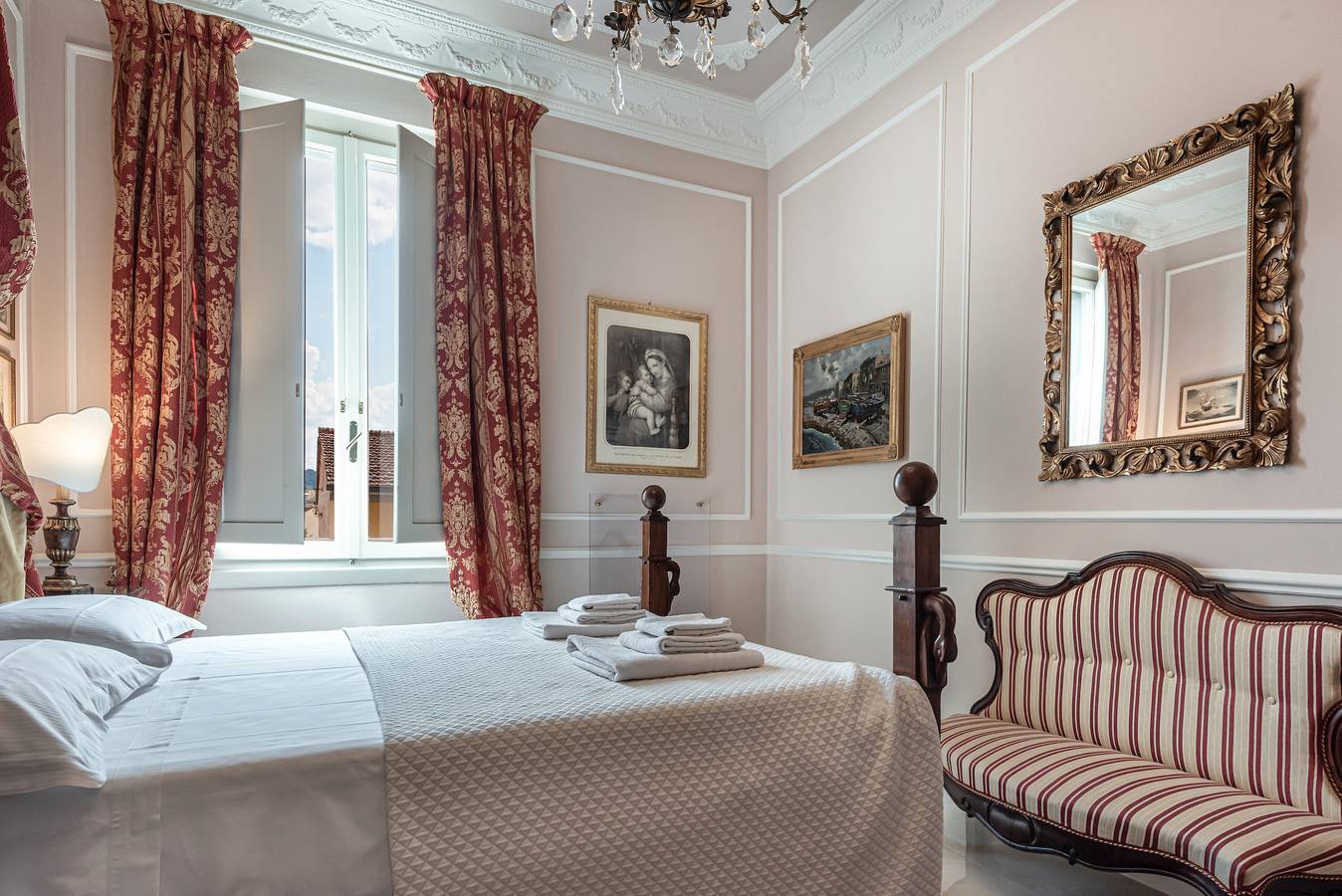 Entire apartment, Apartment 'Alessandro' with Wi-Fi and Air Conditioning in Gavinana Galluzzo, Florence