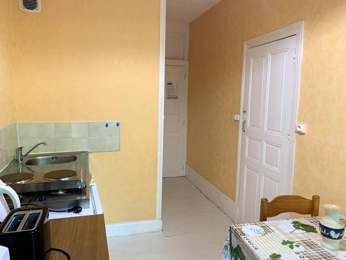 Gîte pour 2 personnes, avec balcon dans Thermes De Neris Les Bains Neris Les Bains - 4