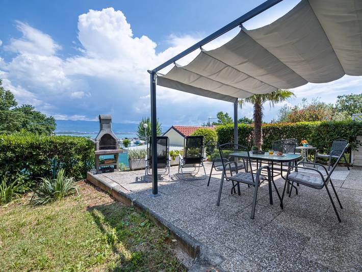 Ferienwohnung für 4 Personen, mit Terrasse und Garten auf Krk