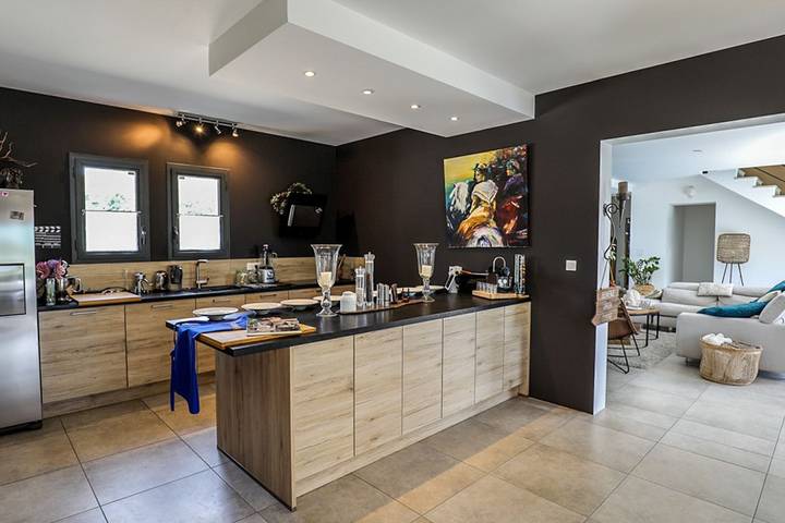 Location de vacances pour 6 personnes, avec jardin et terrasse à Paradou - 3