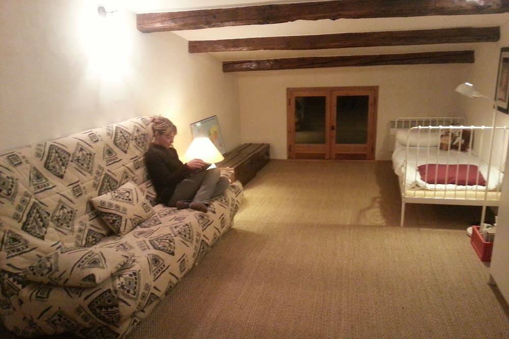 Village house for 8 people - discover the Vallée des Merveilles! in Tende, Nice region