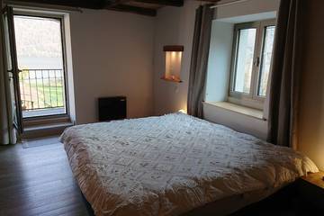 Gîte pour 4 personnes, avec balcon et jardin à Condes