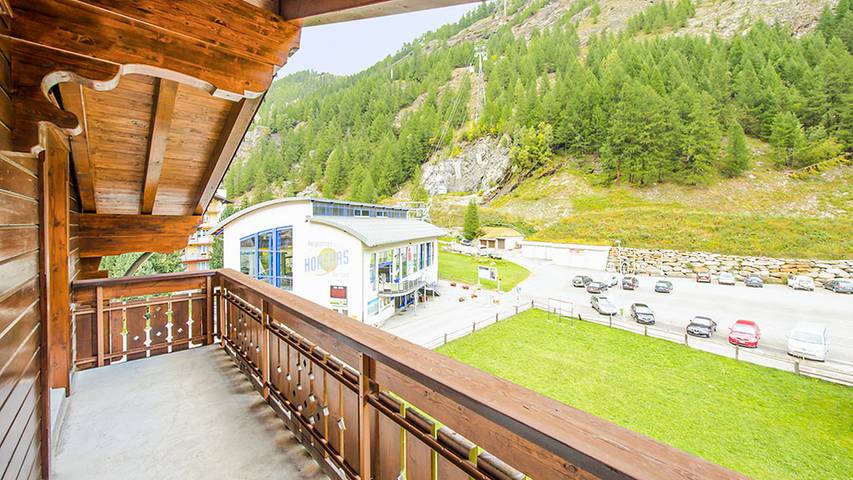 Ferienwohnung für 4 Personen, mit Balkon und Ausblick in Saas-Grund