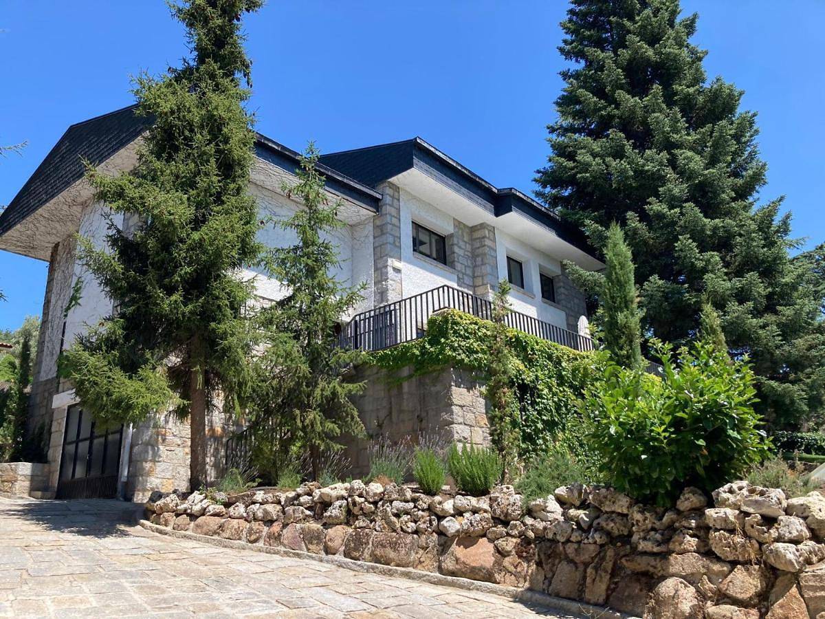 Six-Bedroom House in Navacerrada, Puerto de Navacerrada