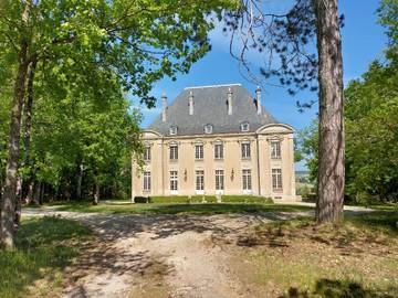 Cottage pour 10 personnes, avec vue ainsi que piscine et jardin à Castelnau-Montratier
