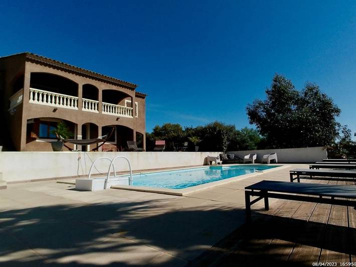 Appartement de vacances pour 5 personnes, avec jardin ainsi que piscine et vue