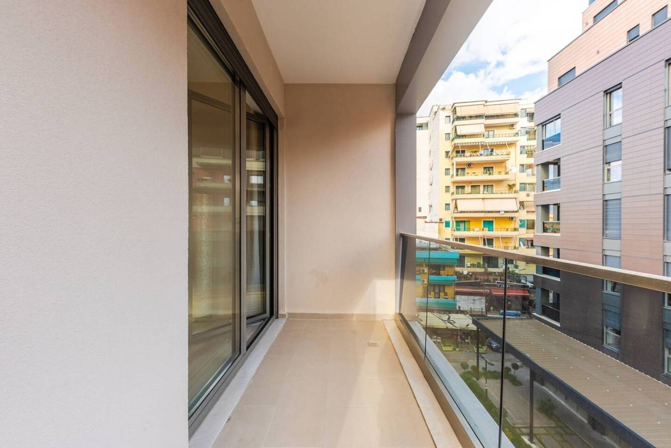 Ganze Wohnung, The Funky Apartment | Free Parking in Tiranë, Albanien