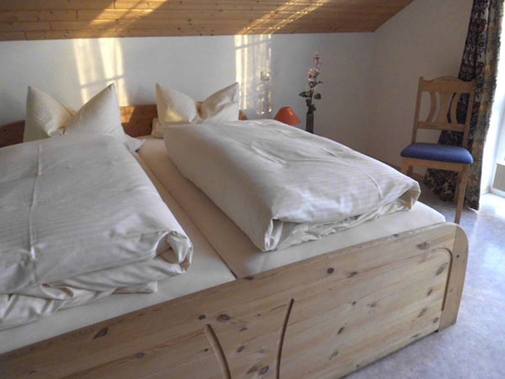 Gästehaus am Rathaus, Mehrbettzimmer 1 in Hohenpeißenberg, Romantische Straße