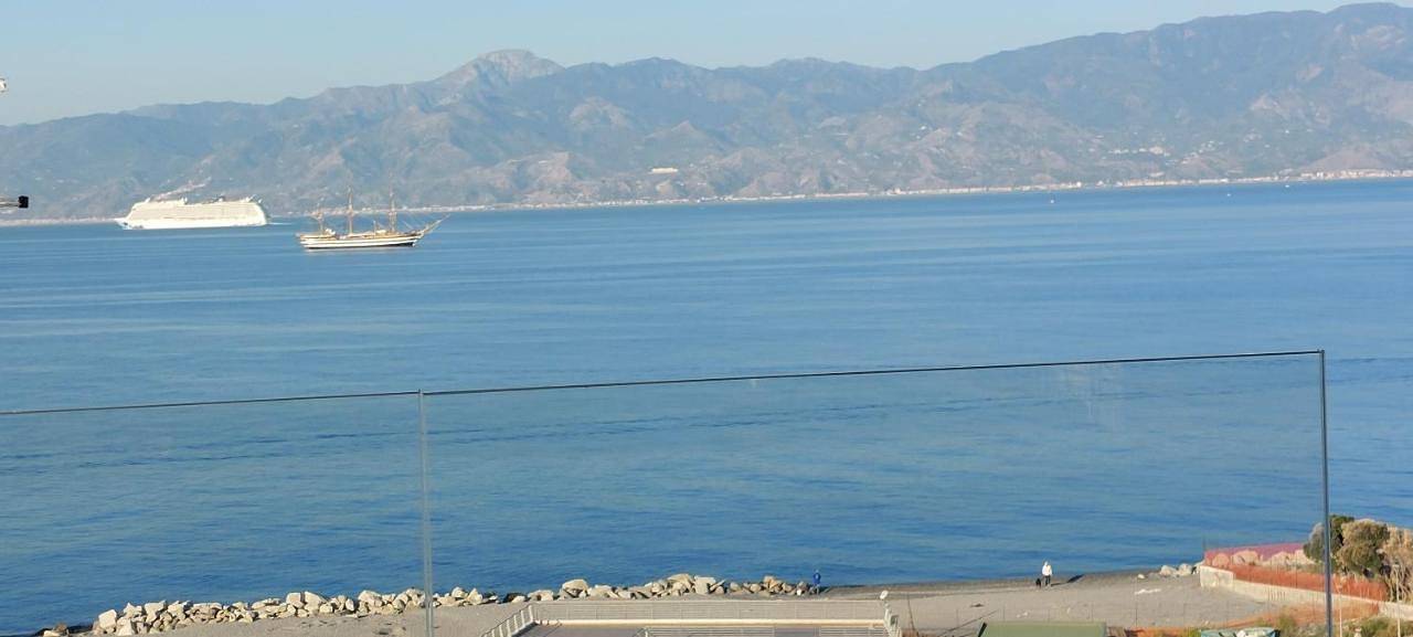 Ganze Wohnung, One-Bedroom Apartment in Reggio Calabria, Tyrrhenische Küste Kalabrien