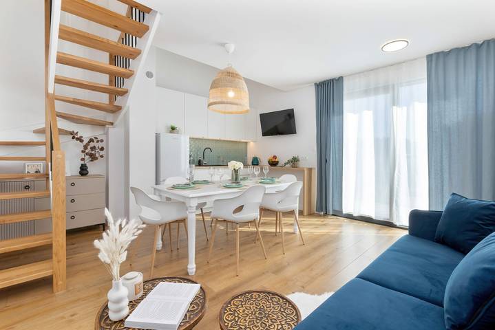 Apartament wakacyjny dla 10 osób, z balkon/ taras i sauna oraz jacuzzi, zwierzęta dozwolone w Jastrzębia Góra