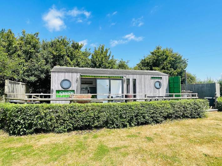 Camping for 4 people, with garden in Essex