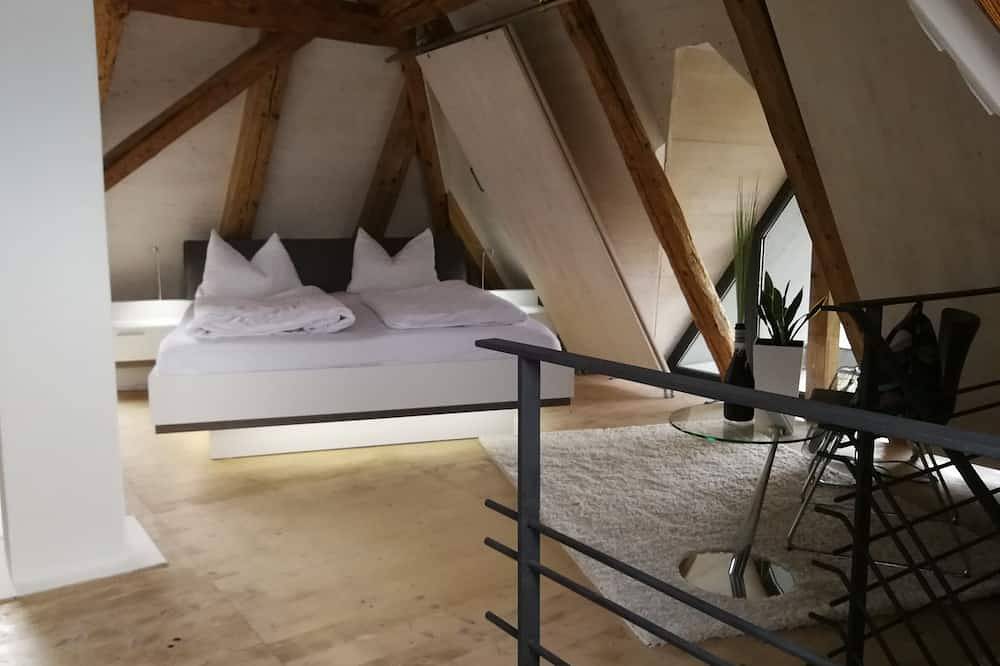 Ganze Wohnung, \"Dachwerk\" - Insel Reichenau moderne Ferienwohnung auf 2 Etagen in Reichenau, Untersee