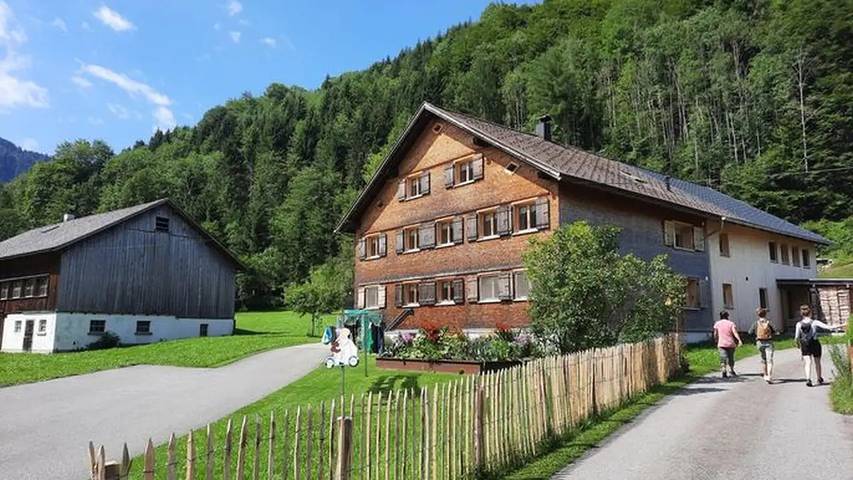 Gîte pour 6 personnes, avec jardin à Mellau - 2