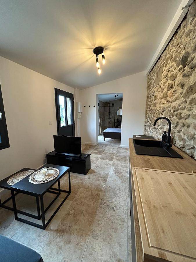 One-Bedroom House in Mours-Saint-Eusèbe, Région de Valence