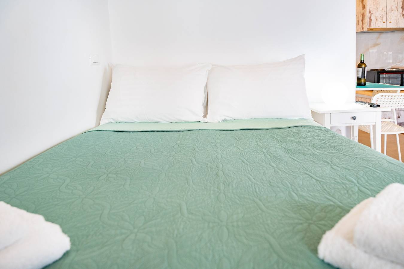 Appartement 'Irene's Studio' met gedeeld zwembad, draadloos internet en airconditioning, foto 13