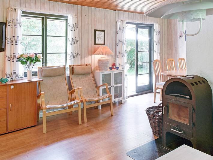 Ferienhaus für 6 Personen, mit Terrasse und Kinderpool sowie Pool auf Bornholm - 3