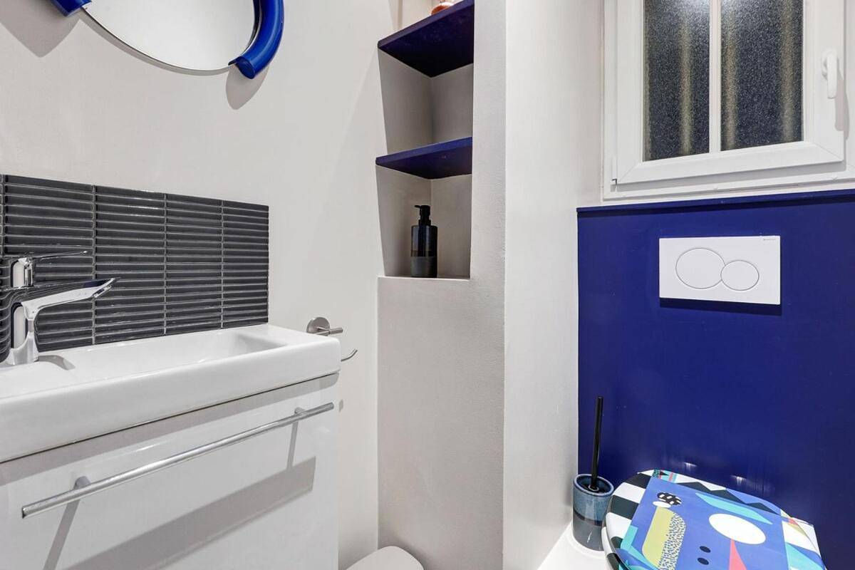 Appartement entier, Saint Placide Ii Suite in Paris, Île de France