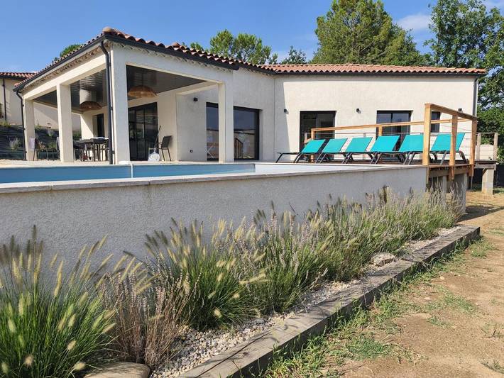 Villa pour 8 personnes, avec vue ainsi que jardin et piscine à Vallon-Pont-d'Arc - 3