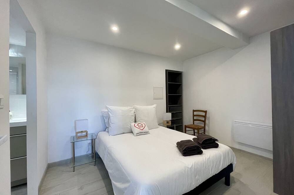 Entire apartment, Bellavista #2 x Parking in Arromanches-les-Bains, Bayeux region