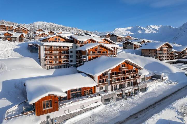 Hôtel pour 2 personnes, avec Jacuzzi et Terrasse ainsi que Piscine et Sauna