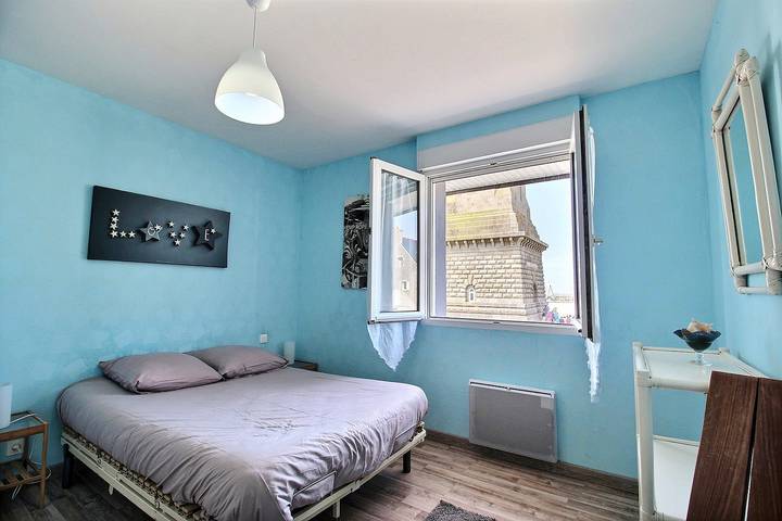 Entire apartment, Apartment 'Face Mer' with sea view, shared terrace and Wi-Fi in Penmarc'h, Quimper region