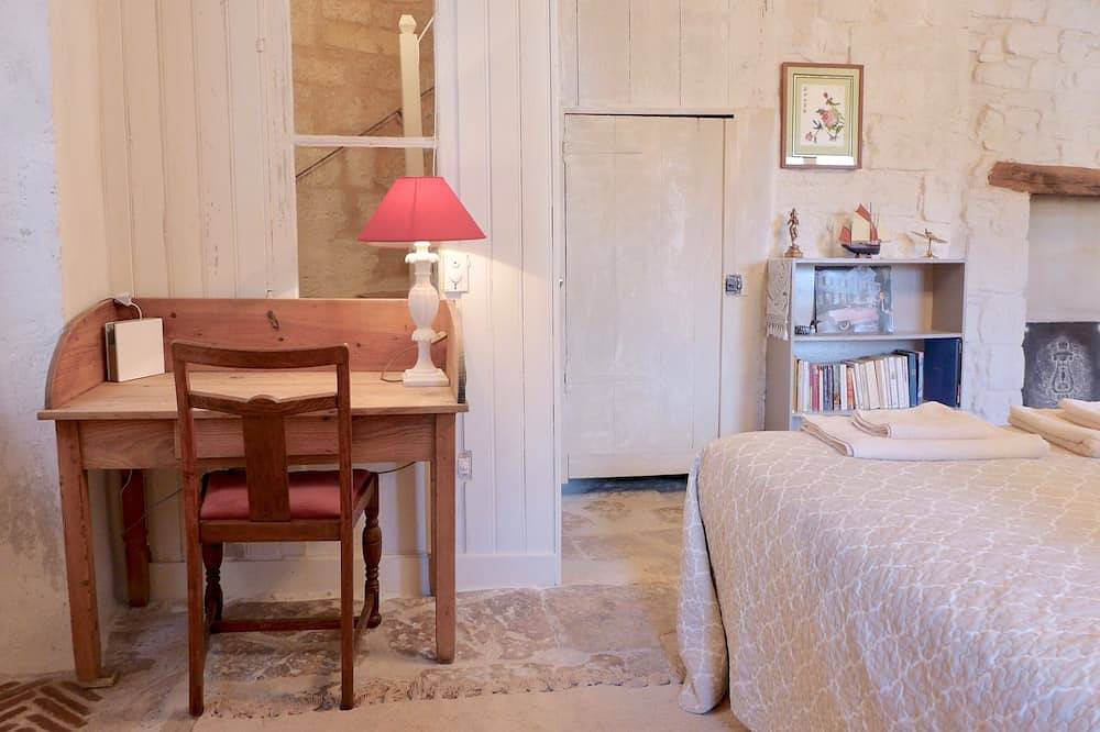 Designer Vintage House in Medieval Saint Cyprien, valley of the Dordogne. in Saint-Cyprien (Aquitanien), Périgord Noir