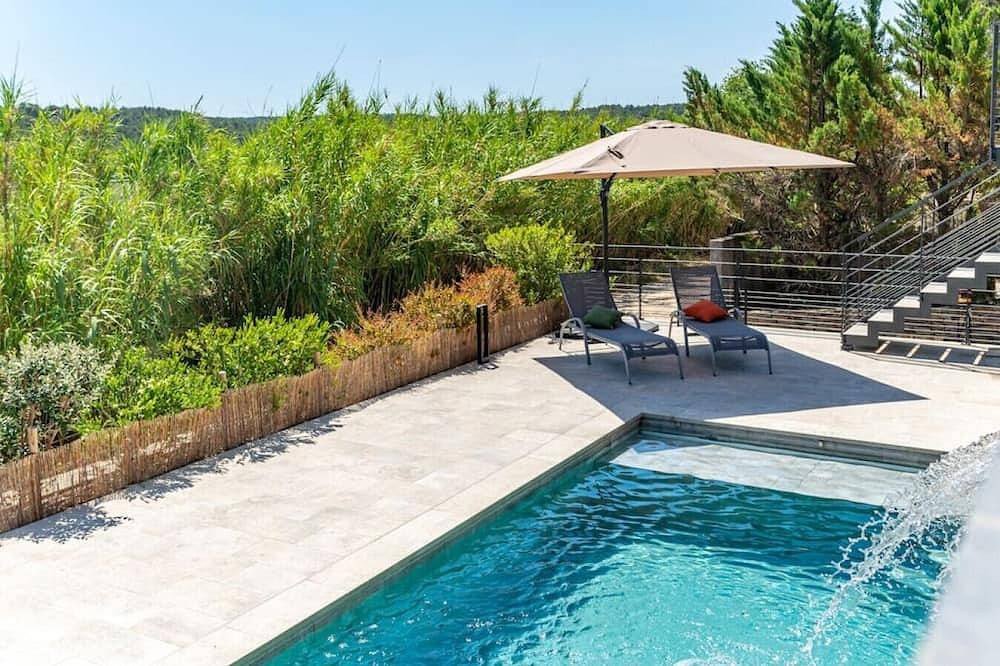 Contemporary villa with pool and dominant views Saint-Gély-du-Fesc France in Saint-Gély-du-Fesc, Côte méditerranéenne (France)