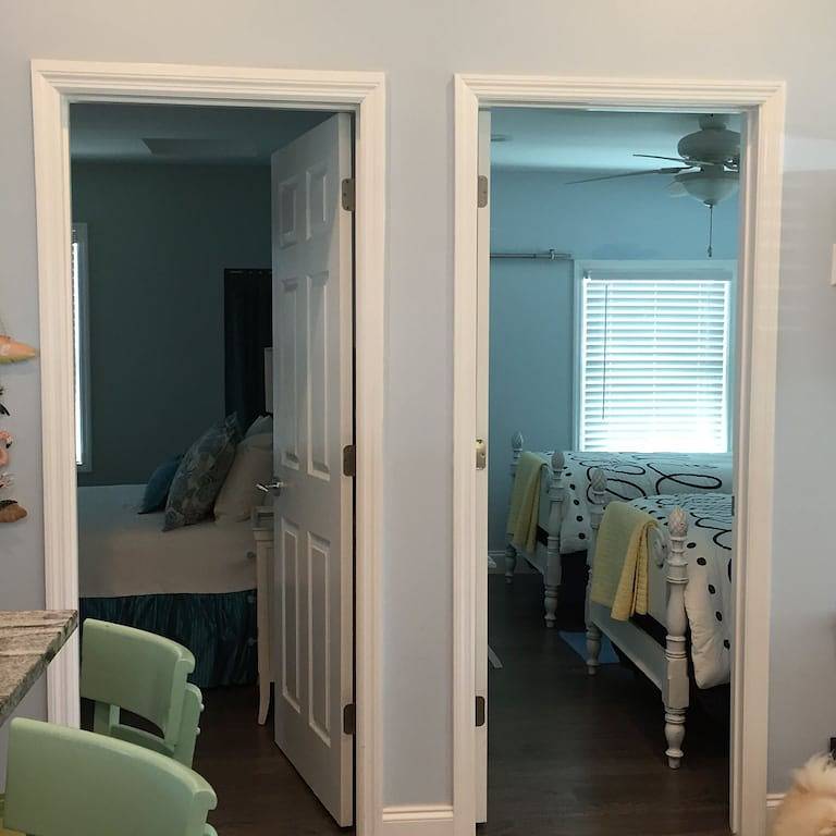 1/2 Block zum Meer!Die Veranda des Twin Palms Cottage! Salt Air und Möwen! in Jacksonville Beach, Duval County