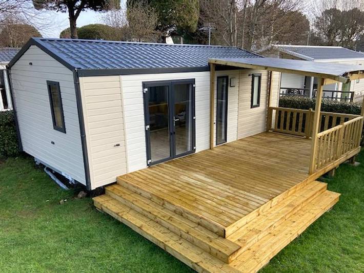 Camping de Kerabus - Mobilheim 4 personen - Confort 27 m² - 2 Schlafzimmer - überdachte Terrasse - Tv - -. in Carnac, Côte des Mégalithes