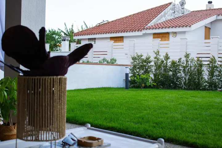 Apartamento de vacaciones para 8 personas, con vistas y jardín - 1
